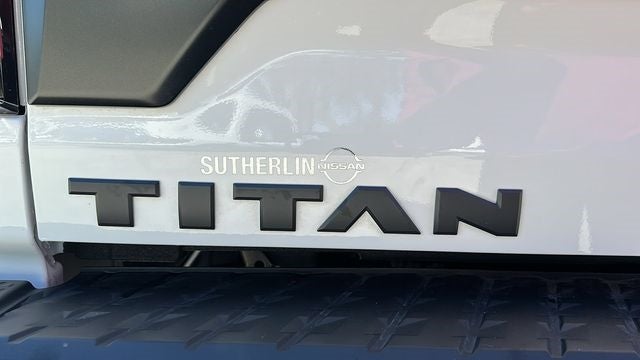 2023 Nissan Titan PRO-4X OFF ROAD PACKAGE